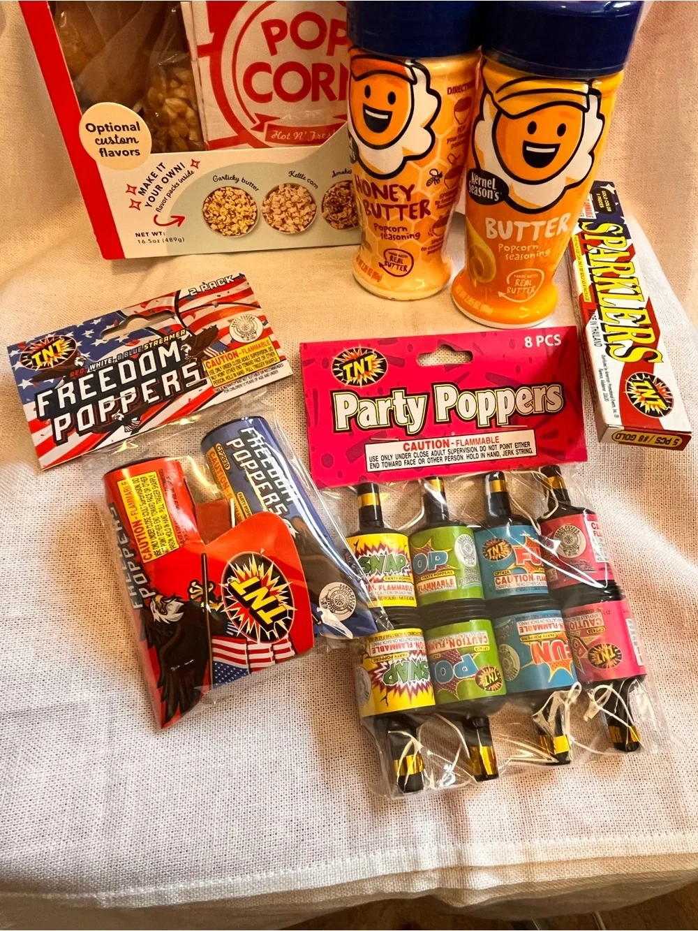 Ash Red Popcorn Party Bundle with Butter & Honey Seasonings